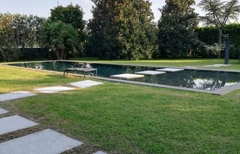 giardino con pietre e piscina colli euganei padova giardino con pietre e piscina colli euganei padova